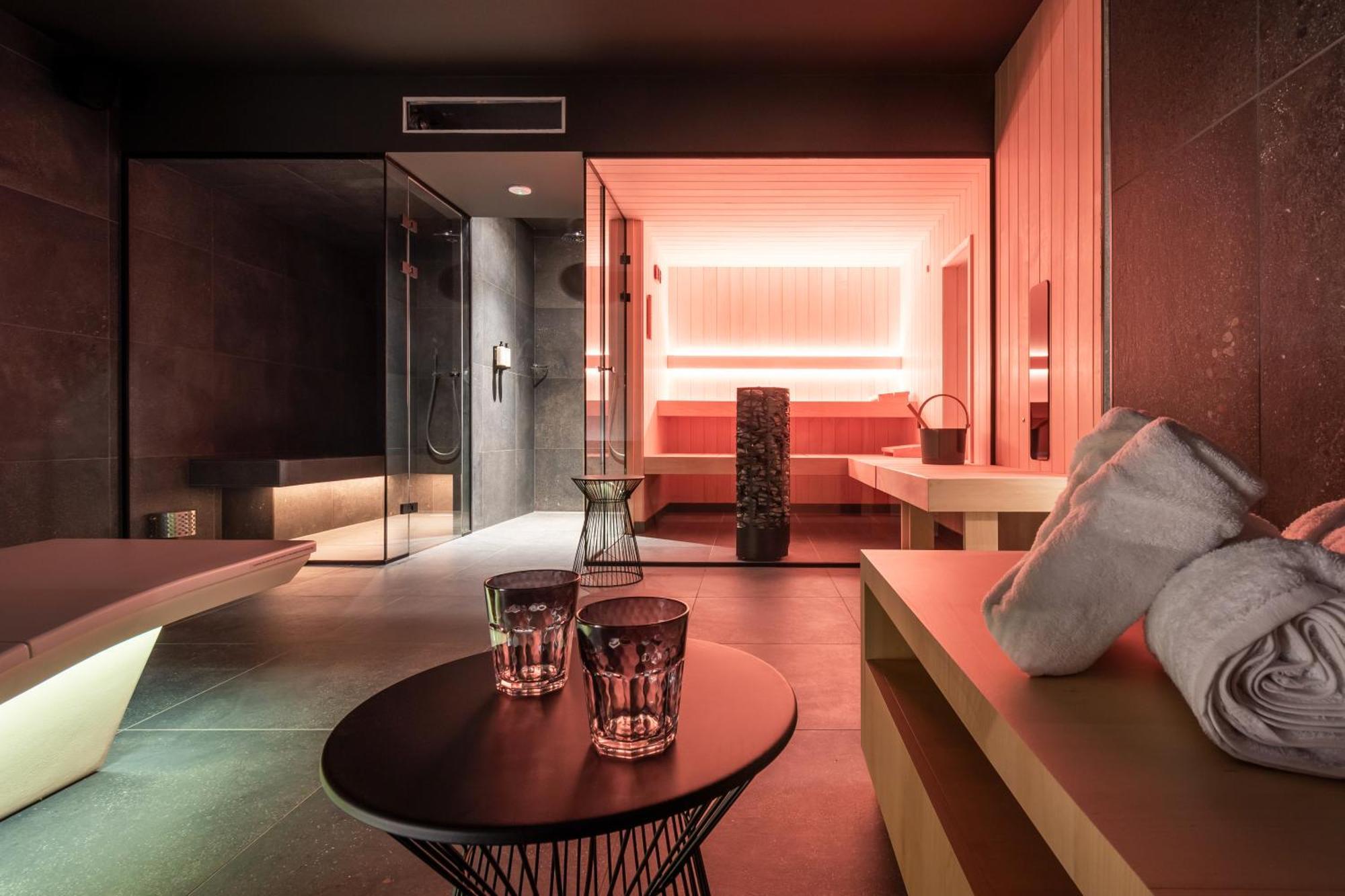 One Two Four - Hotel & Spa 根特 外观 照片