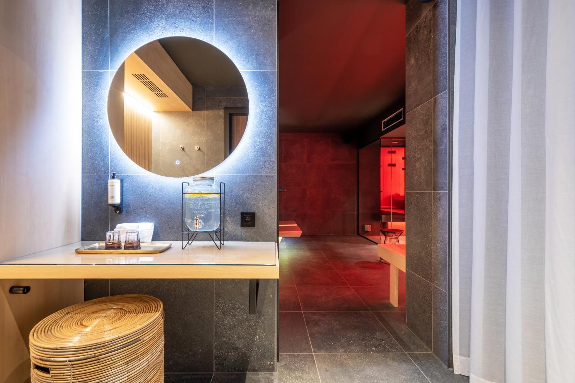 One Two Four - Hotel & Spa 根特 外观 照片